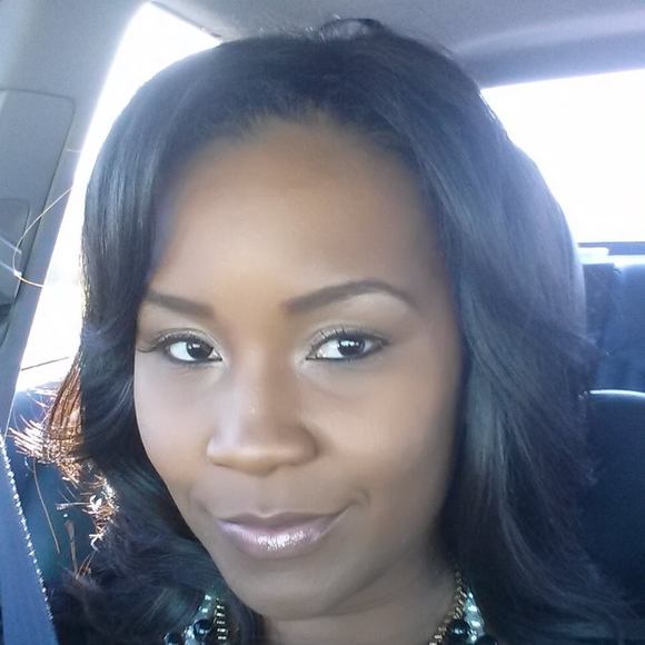 Meet your Posher, Lisa - Picture 1 of 1